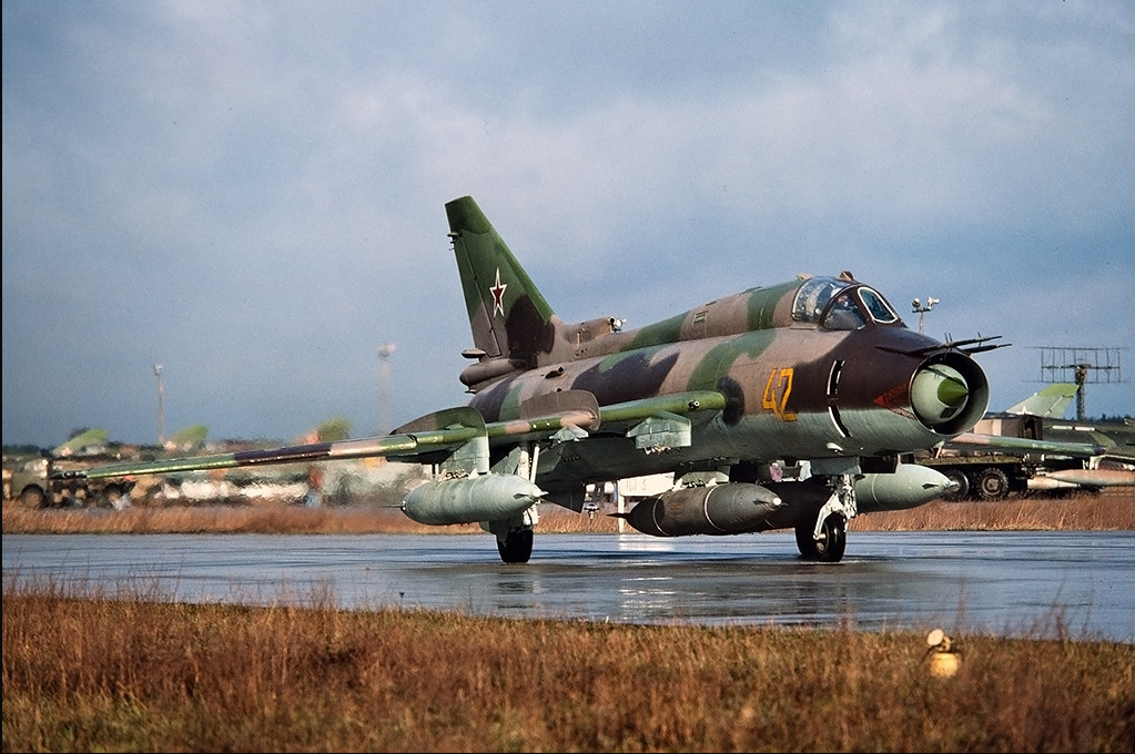 20 GvAPIB Su-17M4 42 yellow_16305 (3)