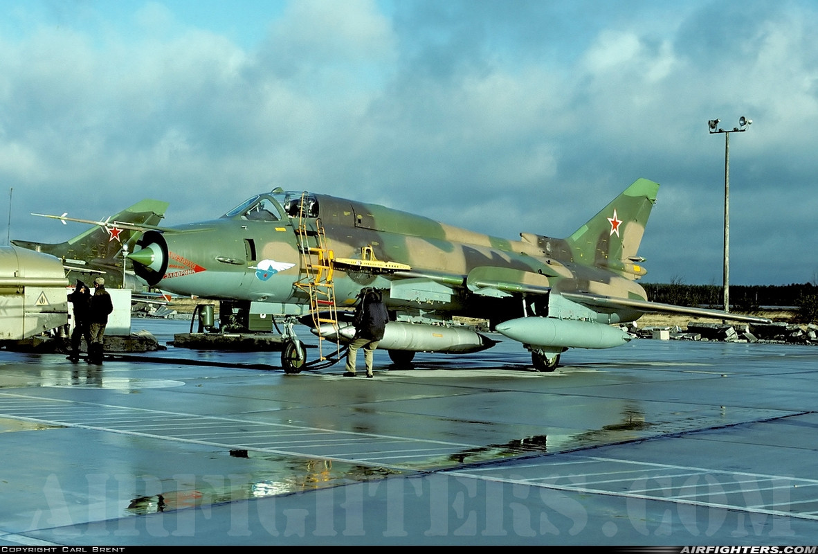 20 GvAPIB Su-17M4 11 yellow_14920_2