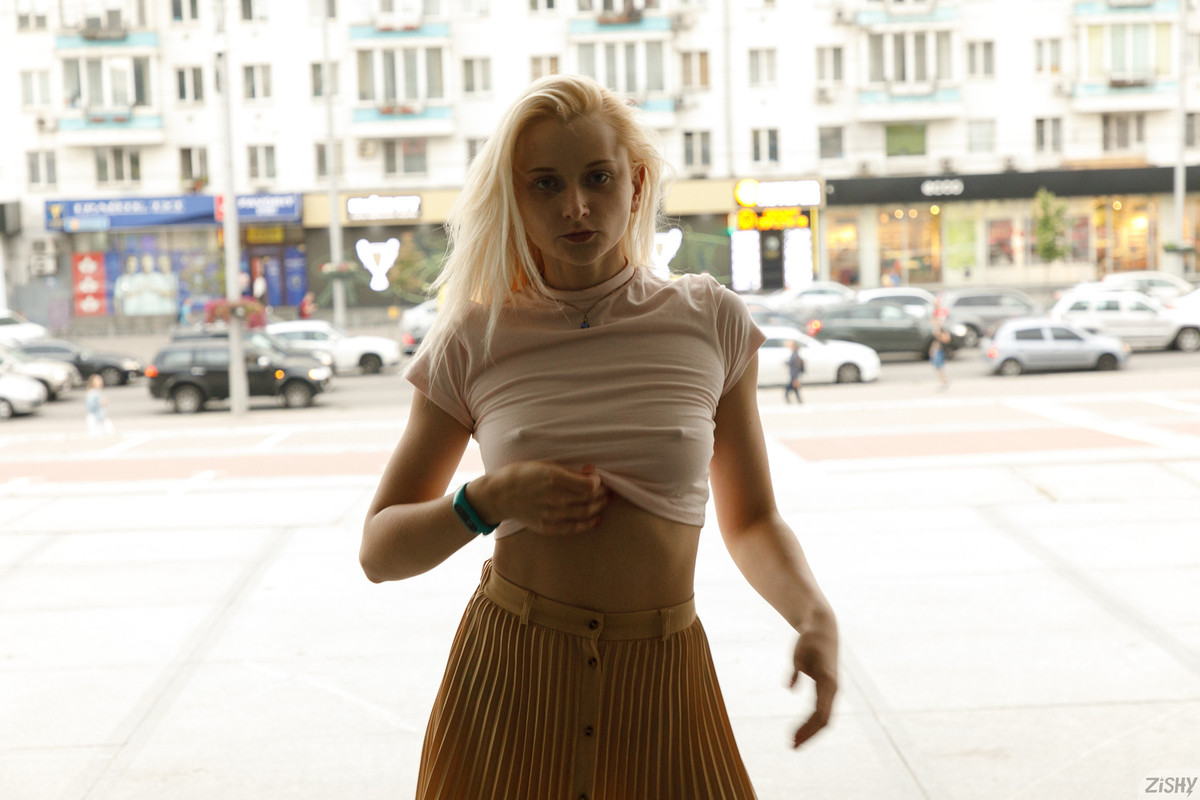 full_027_43472213272225