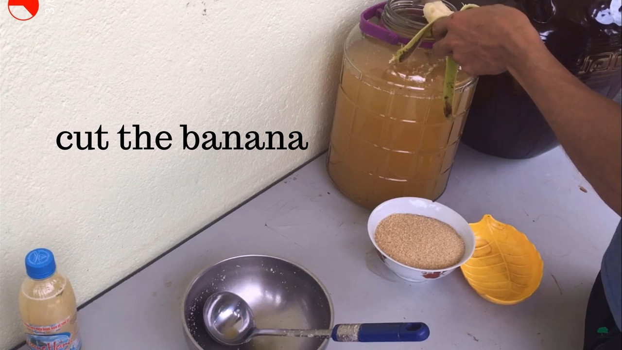 chop-banana-in.jpg