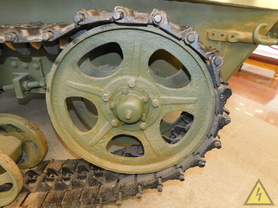 Макет советского бронированного трактор ХТЗ-16, Музейный комплекс УГМК, Верхняя Пышма DSCN5552