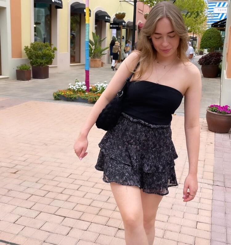 [Image: Sexy-dutch-webslut-Selina-exposed-3-D10-...5-D044.jpg]