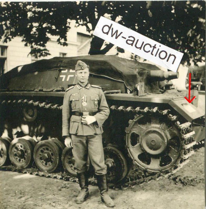 Sturmgeschütz Abt. , Stug mit Wappen , Soldat be