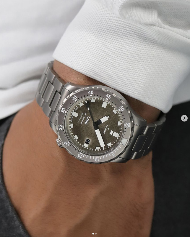 491157DD-7ACE-4F8B-A3B9-E664D42E0015