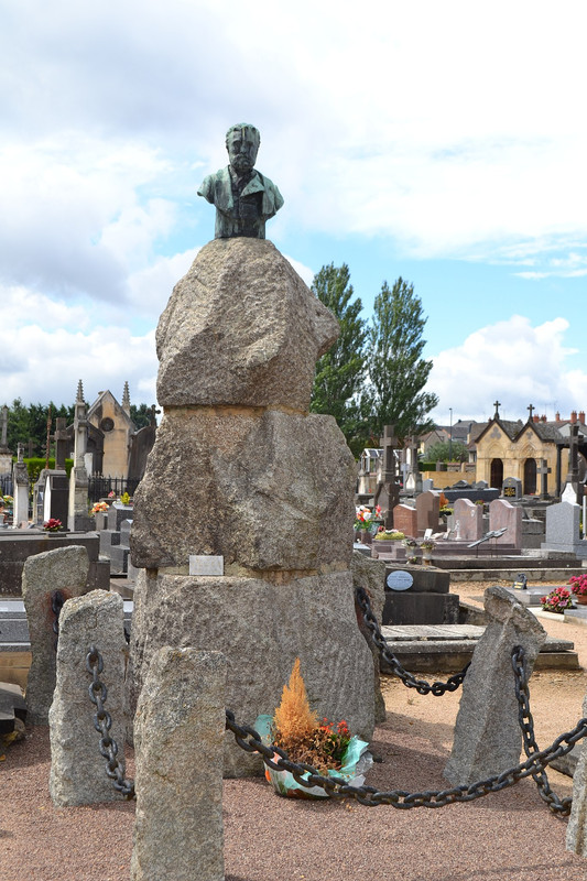 Tombe-Claude-Tillier
