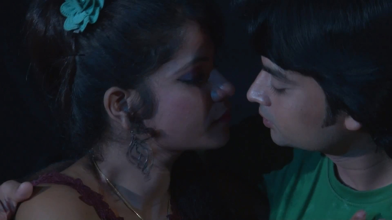 Roopa in Forest.mp4_snapshot_01.32_[2021.06.02_12.56.28]