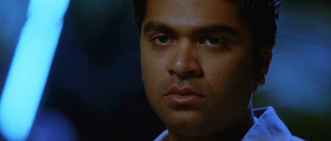 Vinnaithaandi Varuvaayaa 2010 BluRay [Tamil] 480p, 720p ESub Screenshot