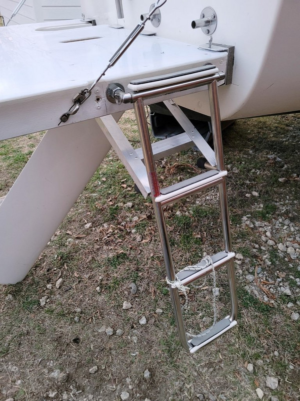 Ladder on platform 2 (Large)