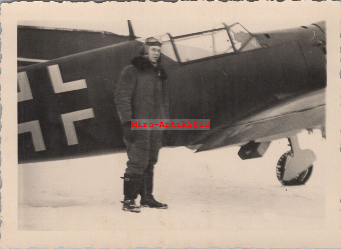 Foto, Pilot Hans Tilly, Jagdfliegerschule Werneuchen, Me 109, Winter (N)50834