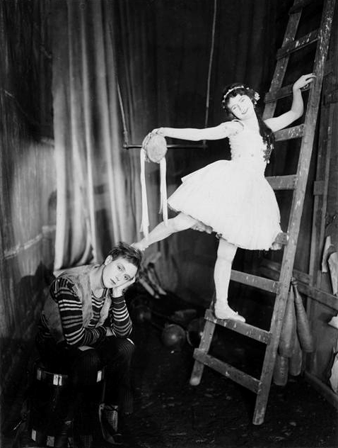 tumblr_oq5gwlvr8F1w71s31o1_500