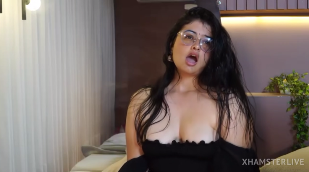 Madison Flame Viral Dildo Suck and Boobs Show