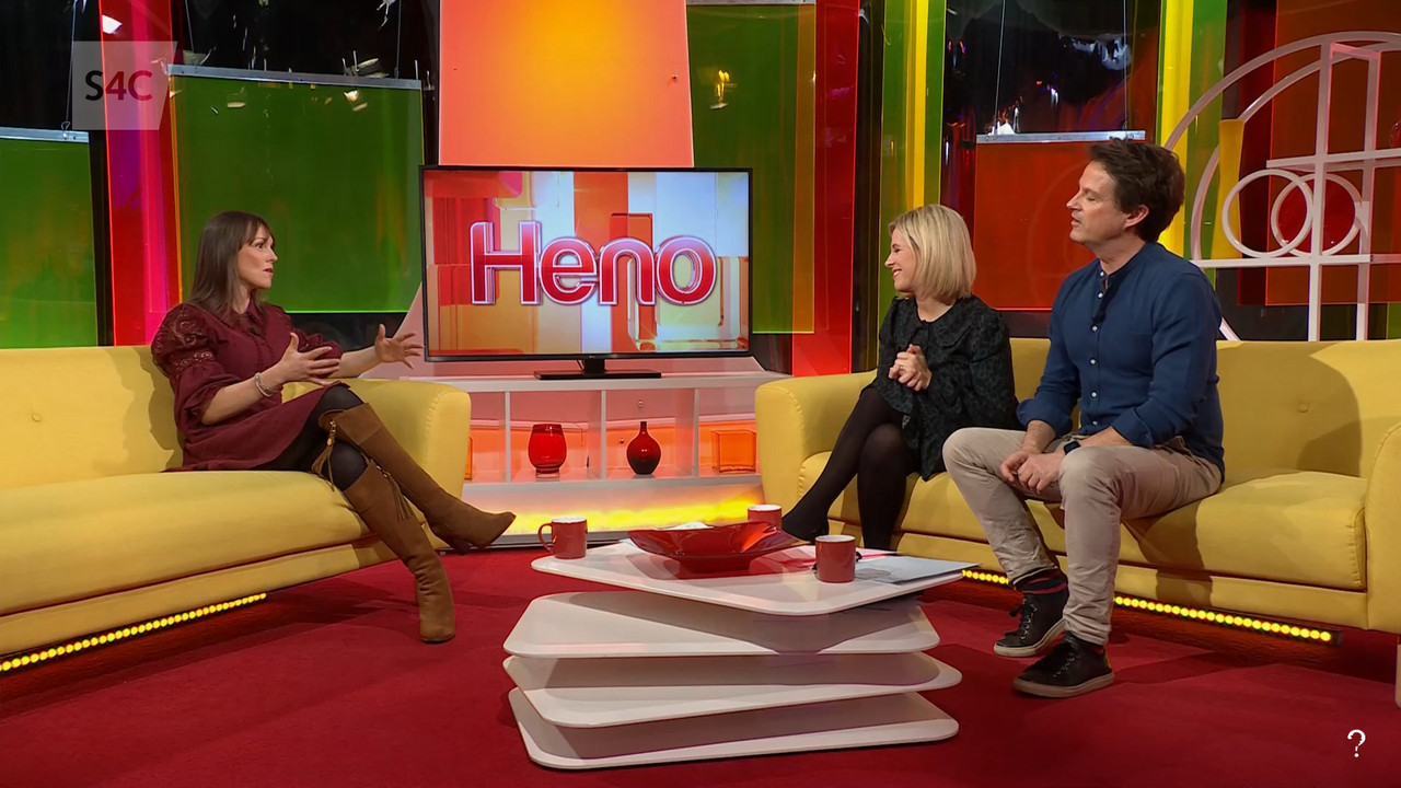 11.23 - 19.00.01 - Heno  ᴺᵉʷ. 23 11 2022 Magazine programme, featurin....ts_snapshot_00.03.37.752