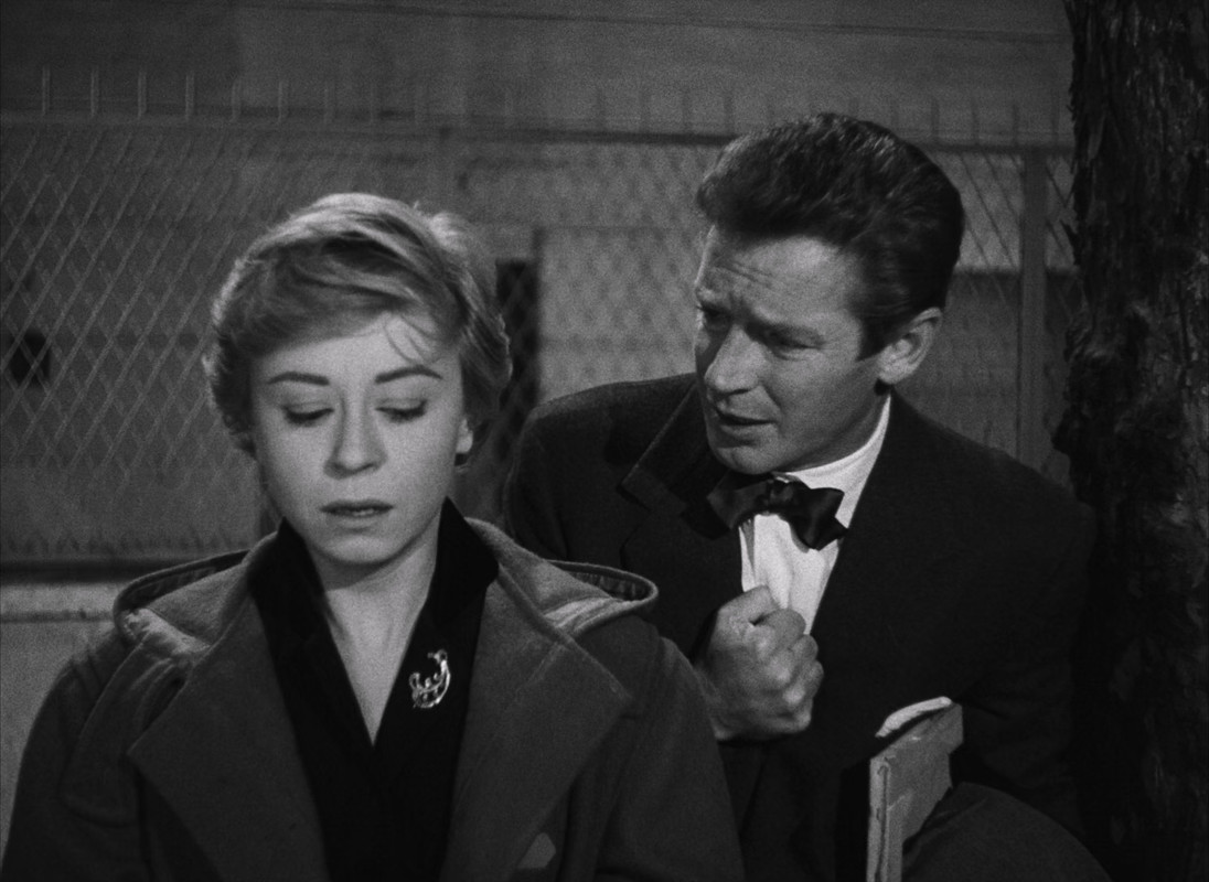 Il Bidone (1955) Criterion.mkv_010136.943