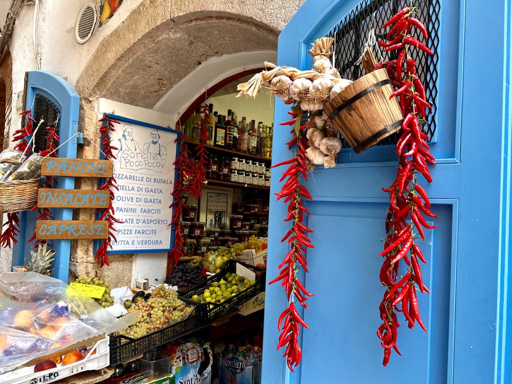 Жаркий сентябрь на побережье Тирренского моря. Жаркий сентябрь на побережье Тирренского моря.