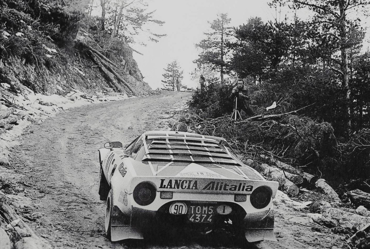 B4AA2E70-4BC3-4C24-B554-53D84EA52BE2