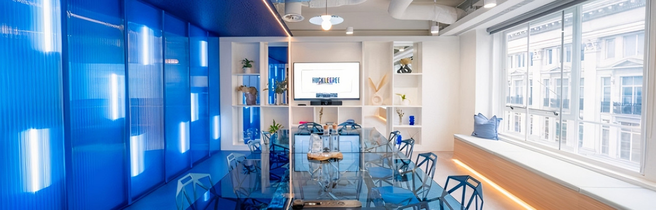 Huckletree Oxford Street meeting room