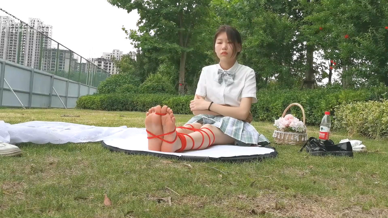 心悦艺束 新模特冰冰公园试镜驷马.mp4_20210629_094447.526