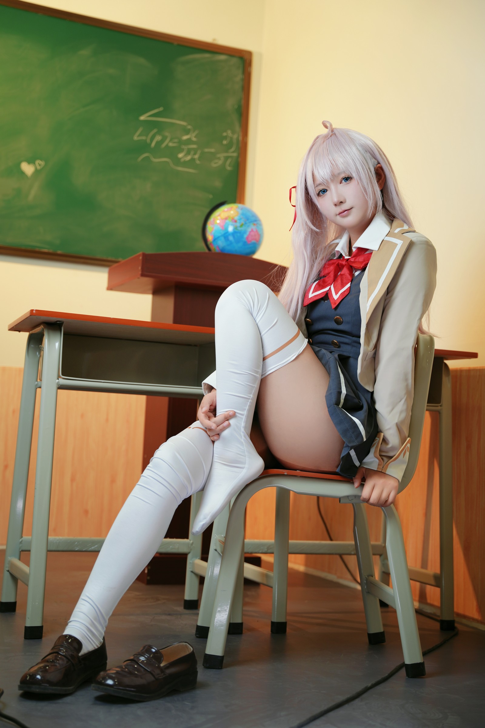 喜欢爱理吗写真集：邻座艾莉同学俄语羞涩系列高清套图（30P-136.1M）插图4