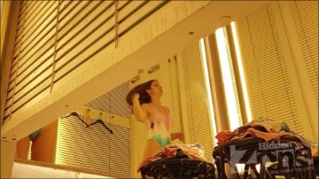 [Image: Voyeur27655095801.jpg]