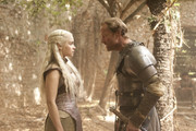 emilia-clarke-game-of-thrones-17