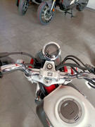 photo_5789641255771291292_y