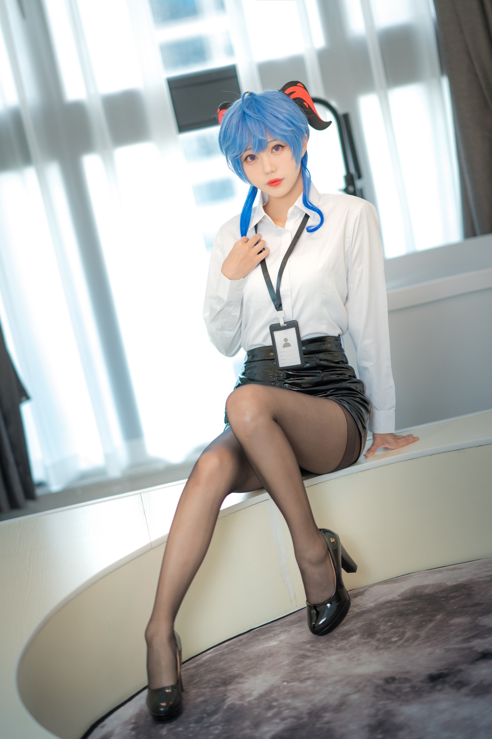 无影喵喵 甘雨 OL 风 Cosplay 写真合集｜原神角色高清图集（35P｜366MB）插图2