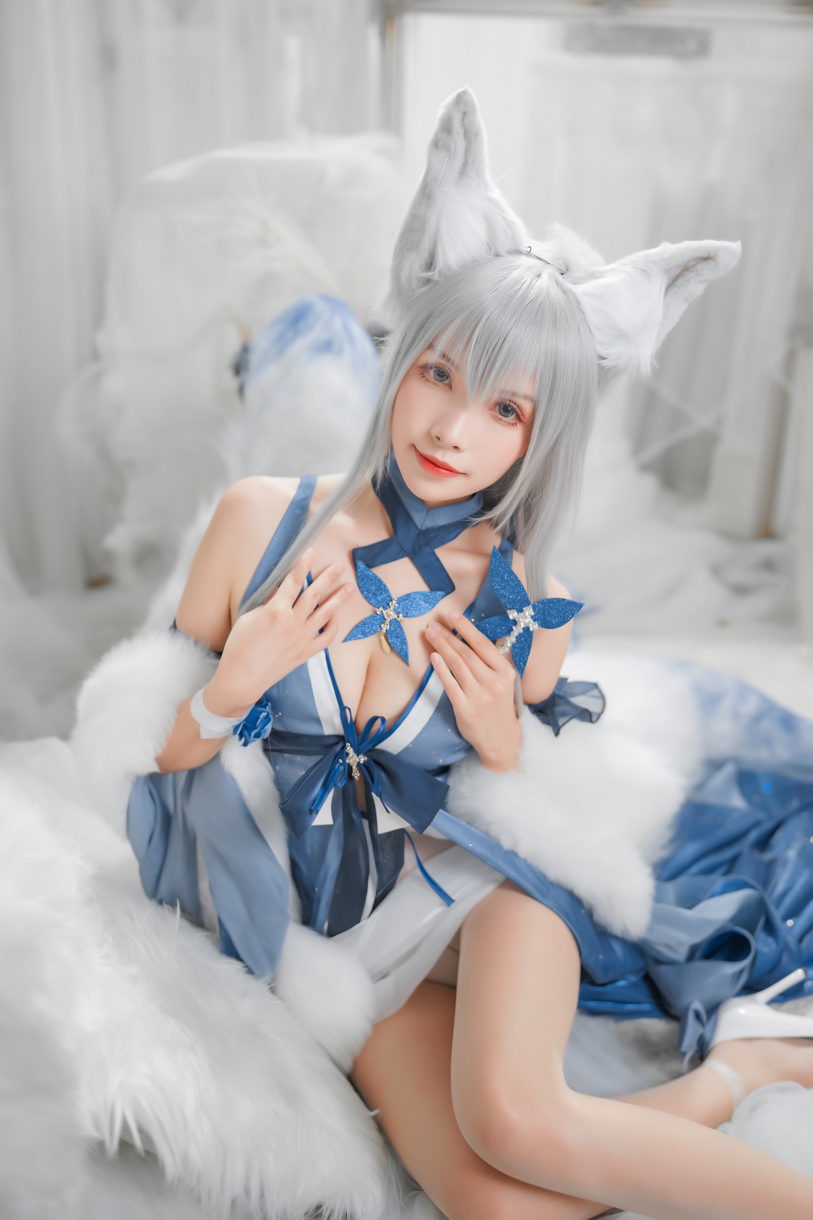 Neko-薇薇 信浓礼服 Cosplay 写真｜优雅风高清图集（30P｜74MB）插图