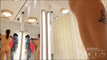 [Image: Voyeur8745141930.jpg]