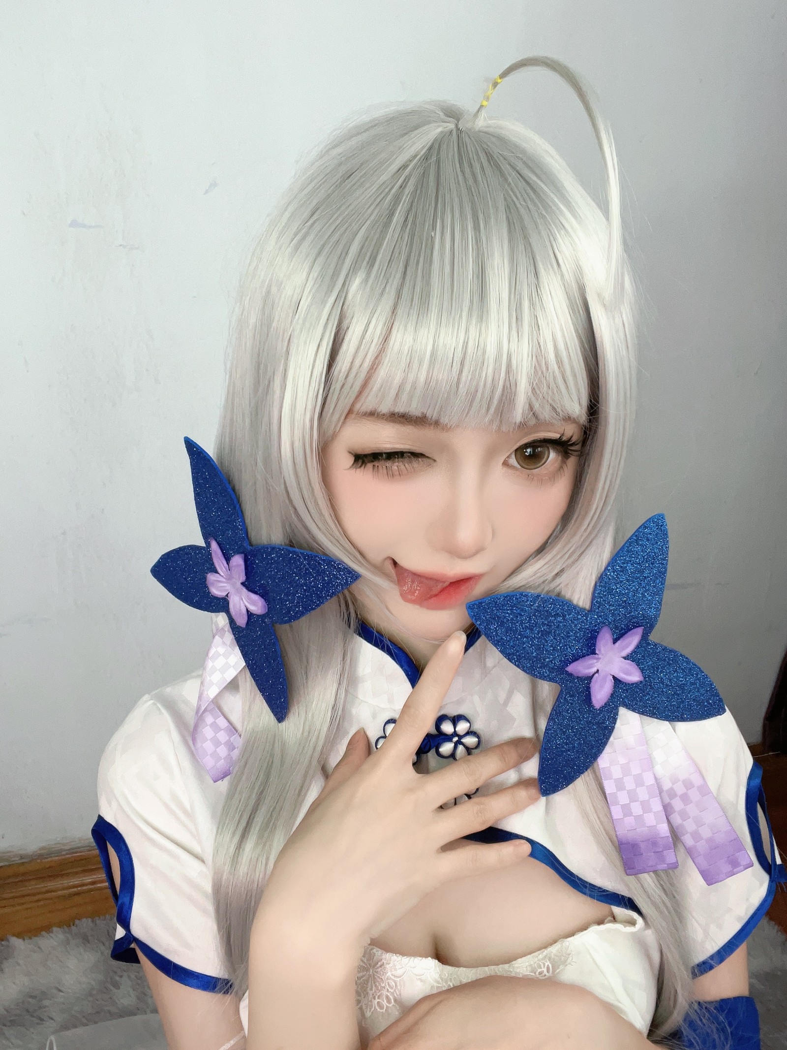 趴趴捣蛋陌 光辉 自拍写真合集｜碧蓝航线角色 高清图集＋视频（72P＋2V｜619MB）插图2