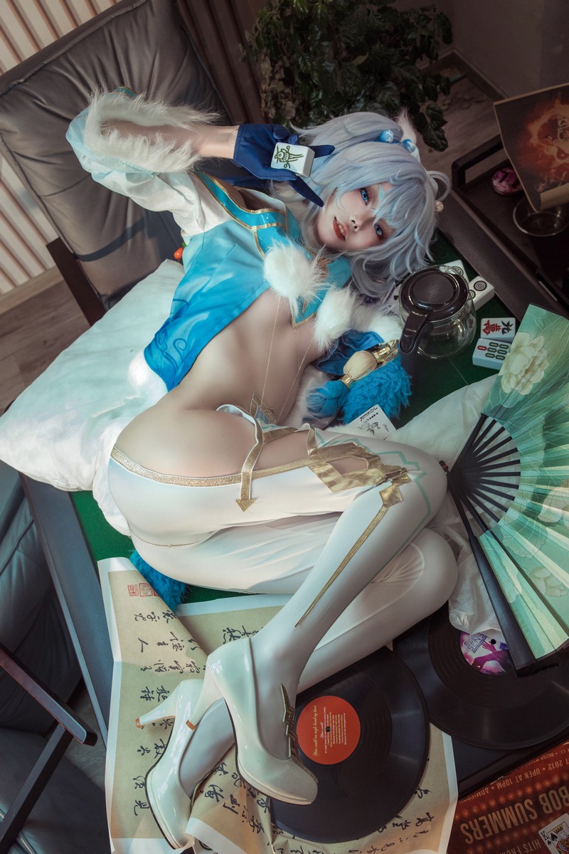 艾西Aiwest PA-15芙洛伦跃雪逢春Cosplay写真图集 高清美图合集 21P (128.7M)插图1