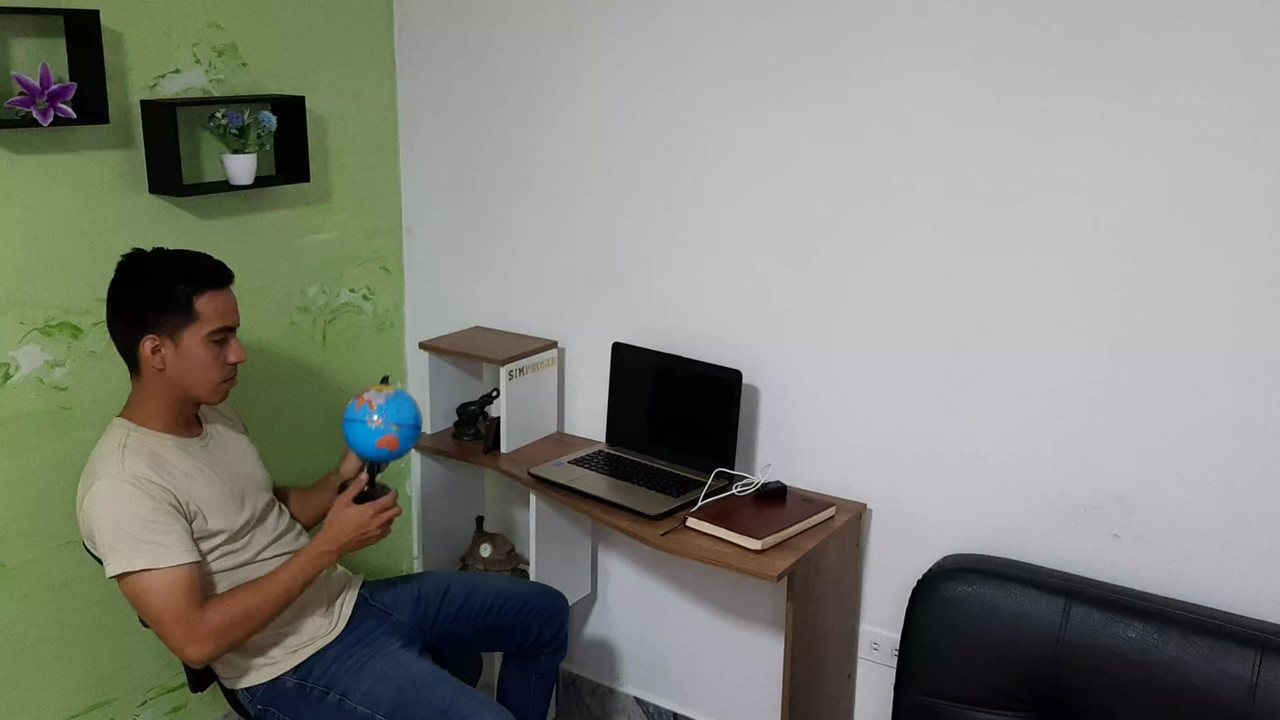 My stepmom sucks my dick when she's cleaning the studio_xh4rC8Y 01