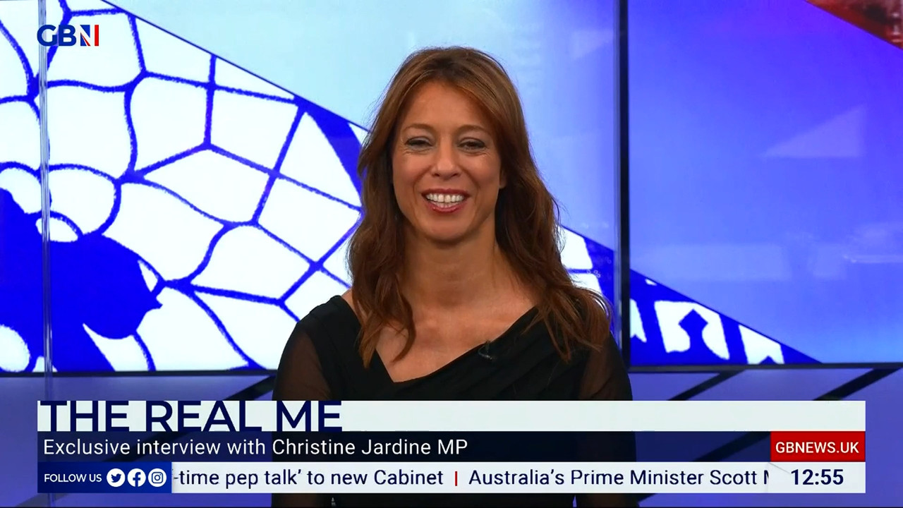 09.17 - 12.00.00 - The Briefing Lunchtime with Gloria De Piero. Your ....ts_snapshot_56.53.322