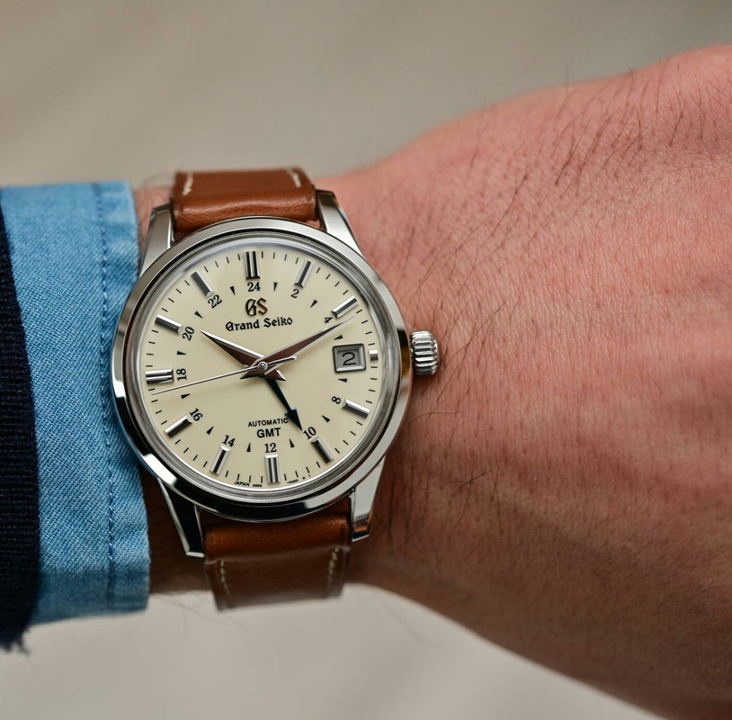 Grand-Seiko-Elegance-GMT-SBGM221-review-4_kindlephoto-5760176