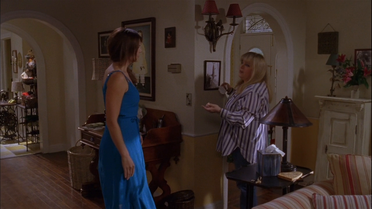 Gilmore.Girls.S07E01.Il.terzo.stadio.dello.sconforto.720p.WEBMux.ITA.ENG.x264-BlackBit[screenshot 2]