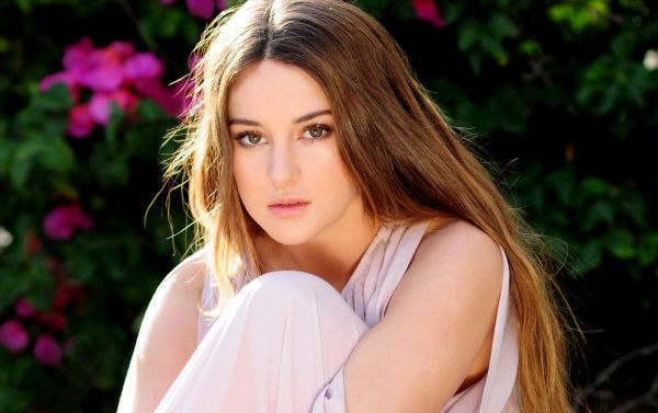 Artis-Muda-Hollywood-Tercantik-Shailene-