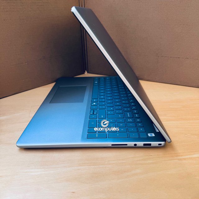 DELL Inspiron 16 5645 Ryzen 7 5.1ghz, 32GB Ram,1TB SSD, 16