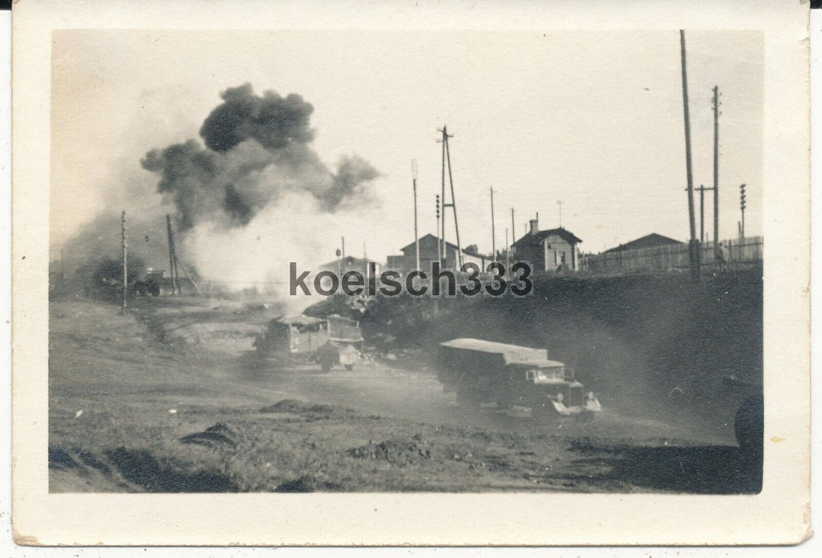 Foto Kampf gegen russische T-34 Panzer an der Ostfront Panzerschlacht Gefecht !! (2)