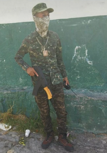 Presuntos sicarios roban pipa con 10 mil litros de agua potable en Nuevo León