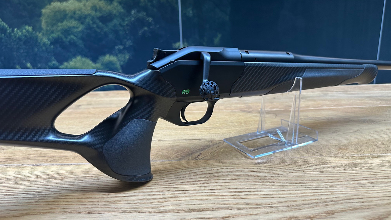 Blaser-R8-Carbon-Grün-Komplettwaffe-2