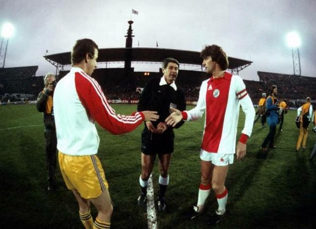 [Image: JM-and-Ruud-Krol.jpg]