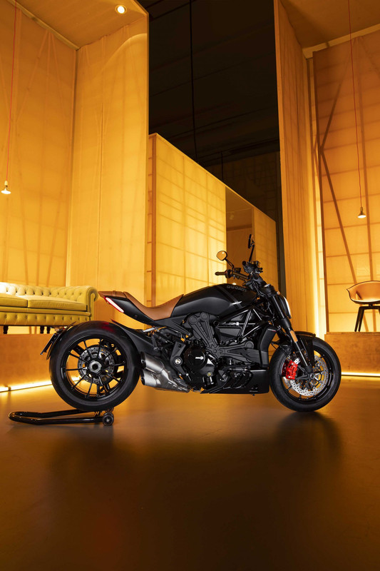 Лимитированный мотоцикл Ducati XDiavel Nero 2022