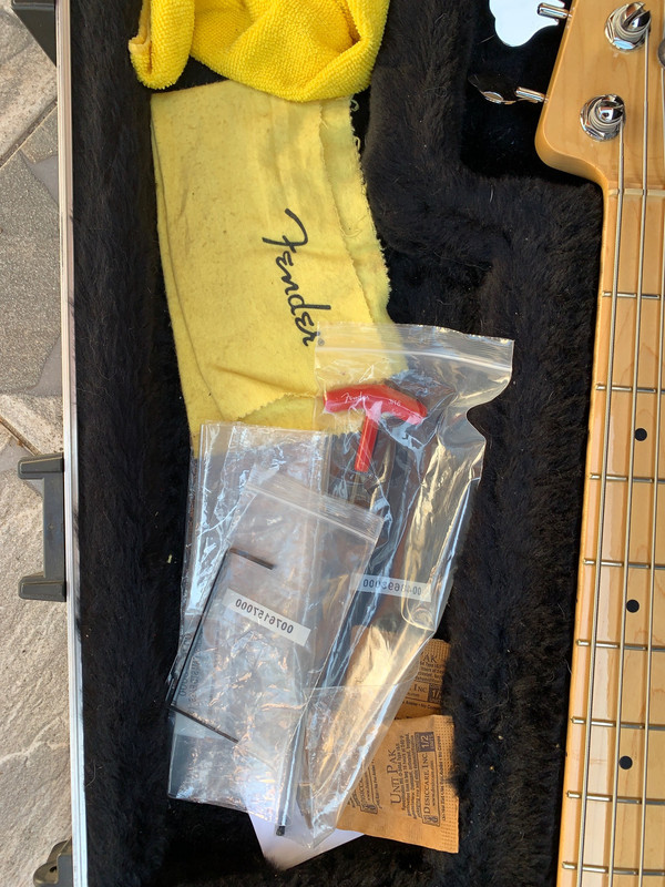 Baixo Fender Precision Bass 4 Cordas American Standard 2011 IMG-1101