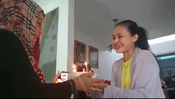Mak Vera dapat kejutan