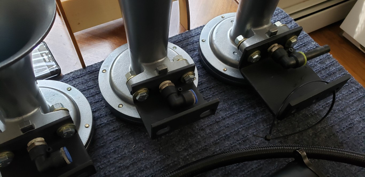 SiennaTrainHornInstall (44)