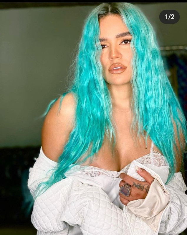 Pastor cristiano acusa a Karol G de ser una mujer satánica