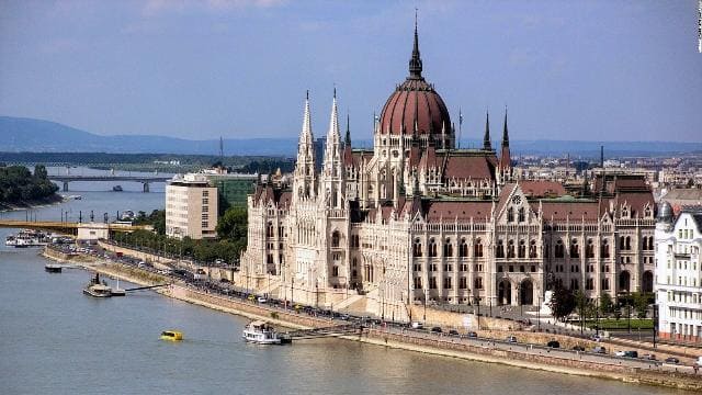 Венгерский парламент в Будапеште