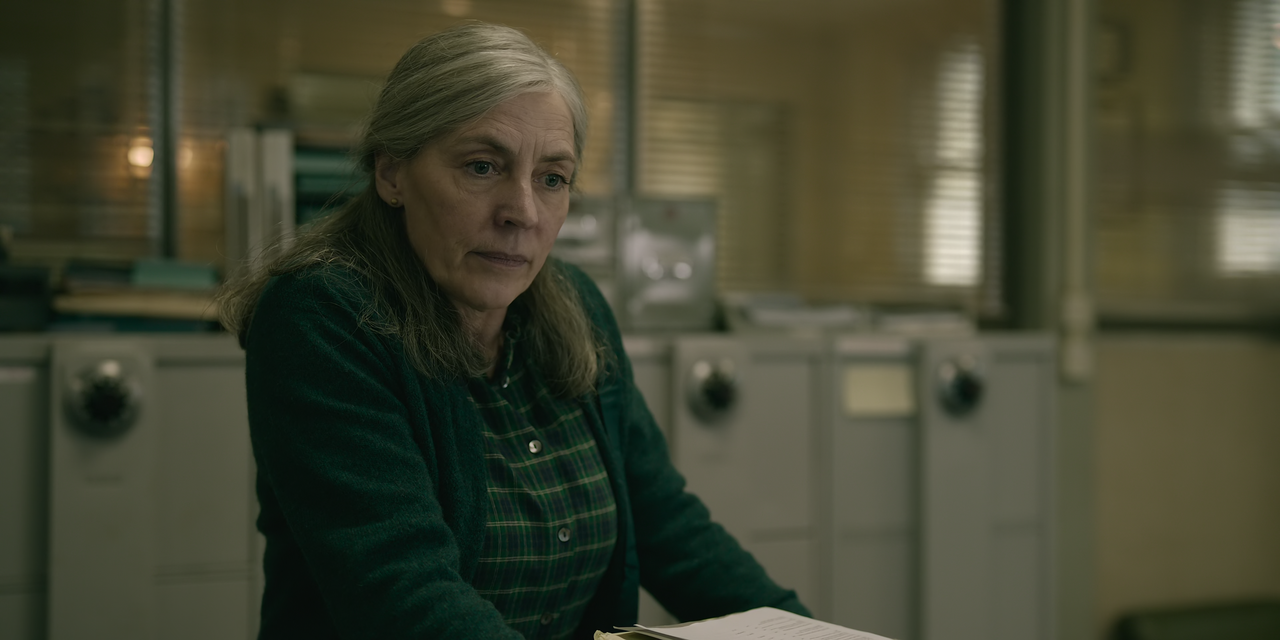 Slow.Horses.S01E01.Failure’s.Contagious.2160p.10bit.ATVP.WEB-DL.DDP5.1.HEVC-Vyndros.mkv_snapshot_13.