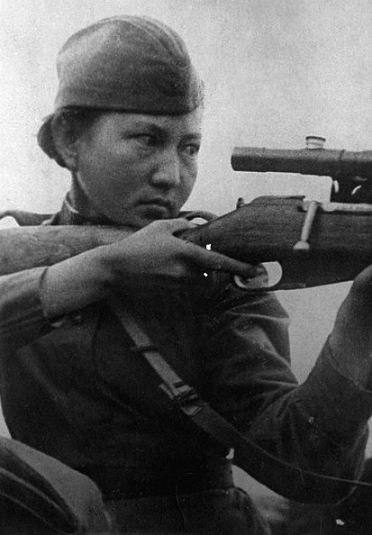 Sniper-Aliya-Nurmuhametqyzy-Moldagulova.