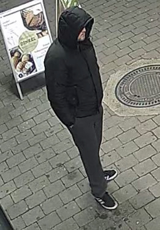 
 Polizei Hessen - 
Raubüberfall aus Lebensmittelmarkt in Kassel-Waldau