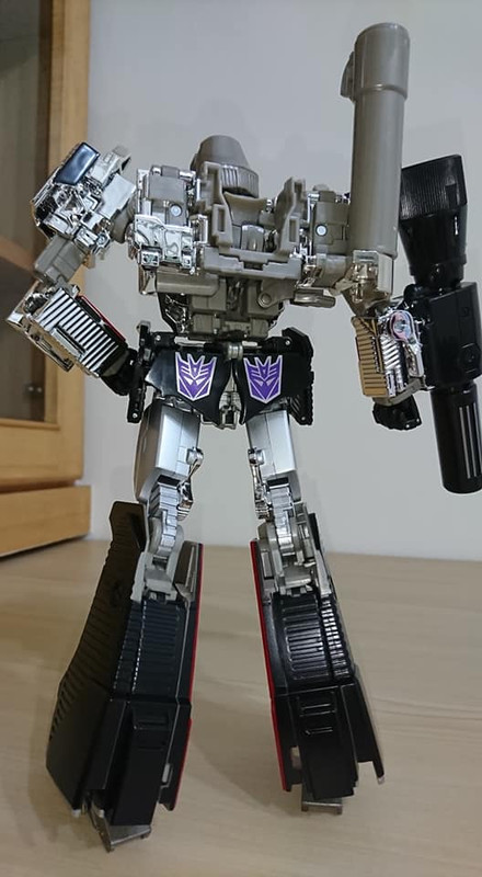 MP-29-Megatron-In-Hand-images-03